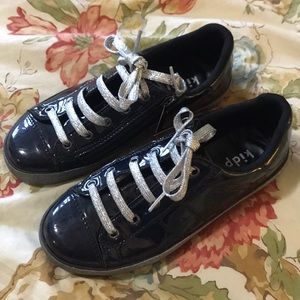 💥5 for $25💥 Kidpik fashion sneakers